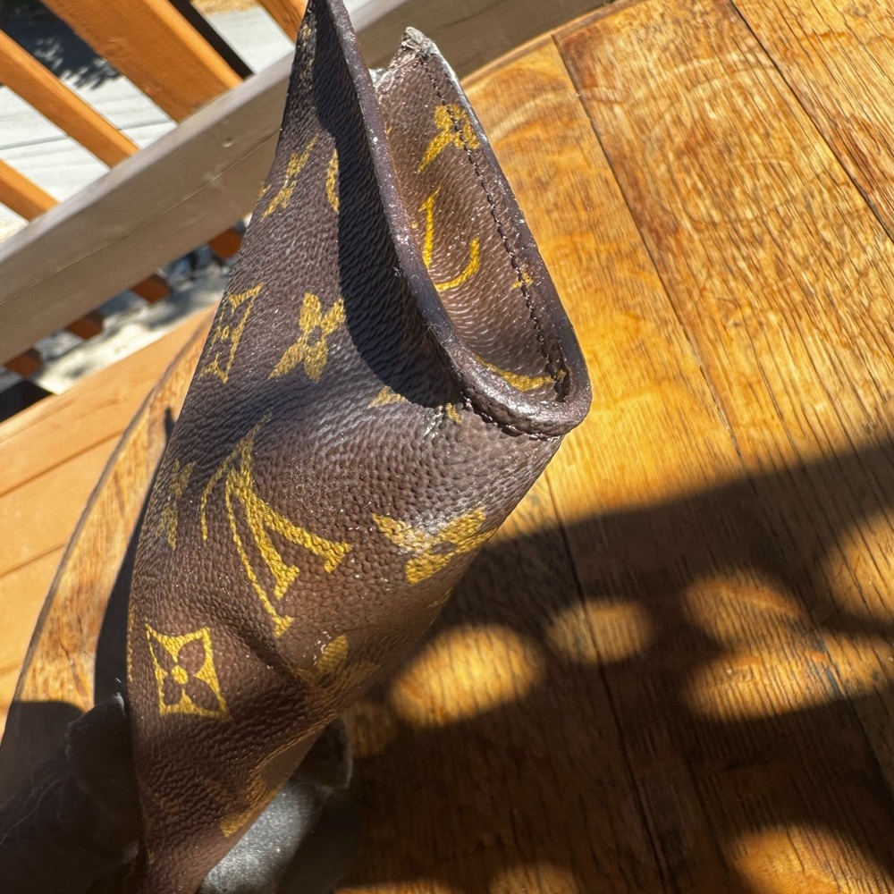 Louis Vuitton cosmetic pouch vintage Preloved - Picture 9 of 16